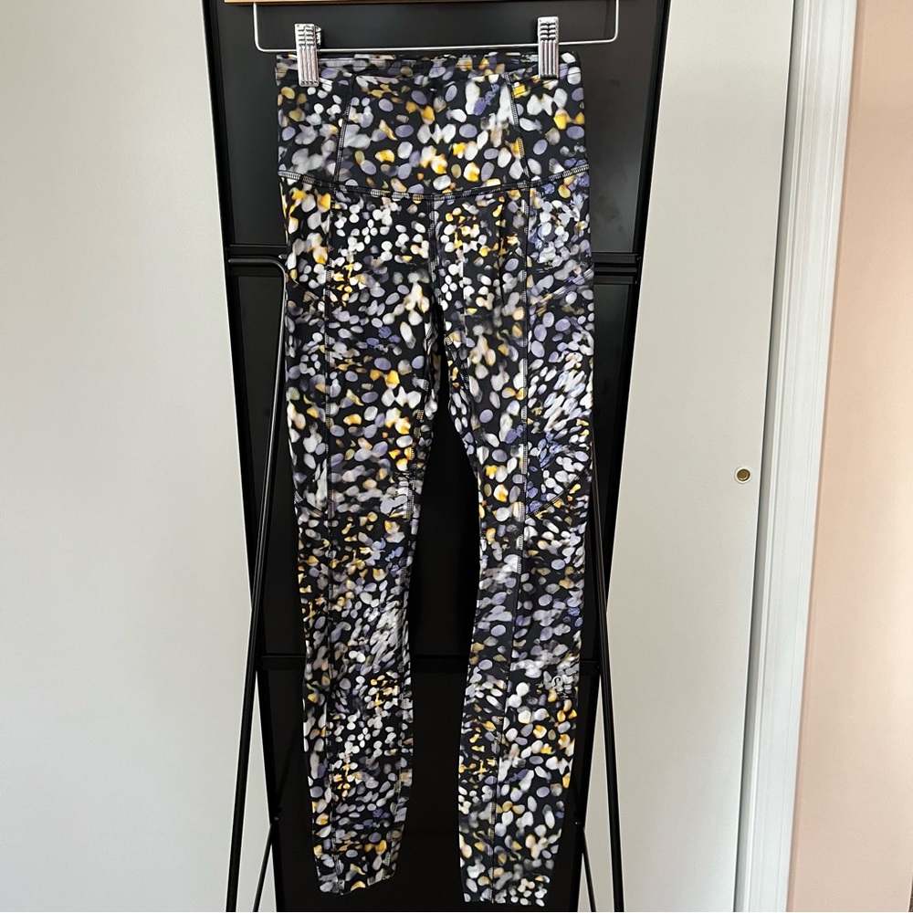 Lululemon Fast and Free Tight II Nulux Metropolis Glow Multi Size 2
